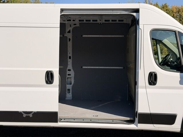 High-roof long-wheelbase panel van Opel Movano Kasten L3H2 BluHDI 180 Klima PDC