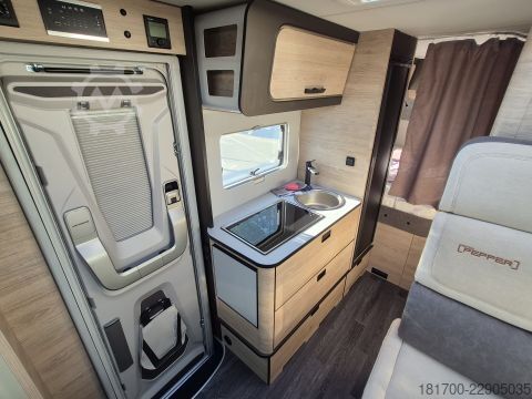 Poluintegrisani kamper Weinsberg CaraCompact EDITION PEPPER 600 MF *TraumMobil* 160*Automatik