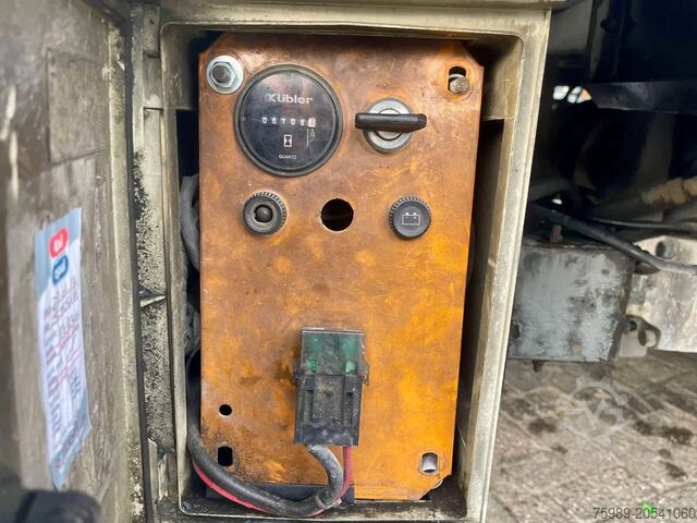 Silo Trax TSCI, 7 comp.  AUGER HATZ diesel, SAF AXLES