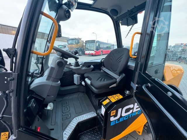 Teleskopinis krautuvas JCB TLT 35-22E Teletruck / nur 131h! / 2022 / SS