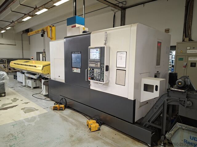CNC 선반 및 밀링 센터 Takisawa LA-250YS