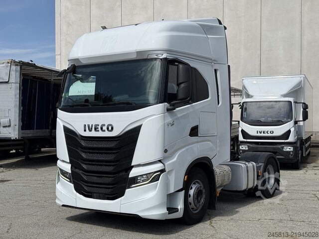 đầu kéo tiêu chuẩn Iveco sway 490