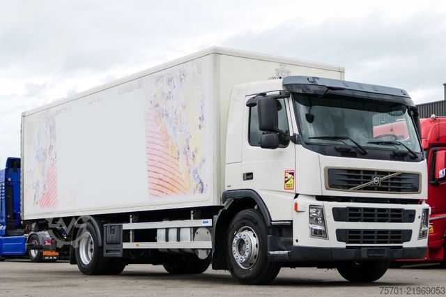 LKW mit Pritsche & Plane VOLVO FM9-260 Koffer Blatt/Luft alte Tacho LBW