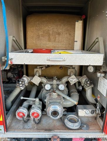 Vörubíll MERCEDES-BENZ Mercedes Benz 1017 AF ehem. Feuerwehrauto
