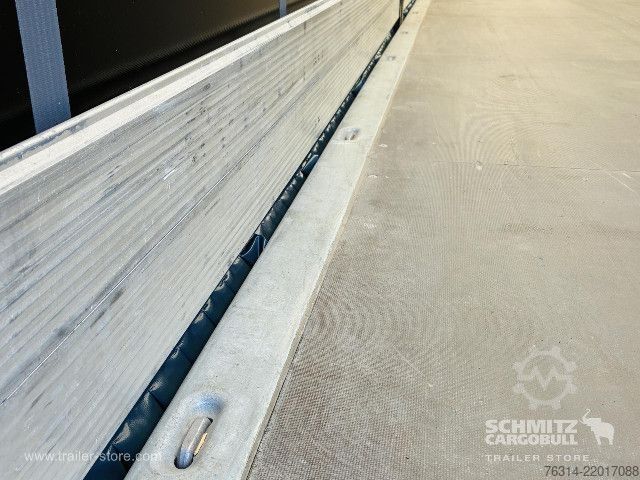 Semi-reboque aberto com lona Schmitz Cargobull Curtainsider Standard Getränke