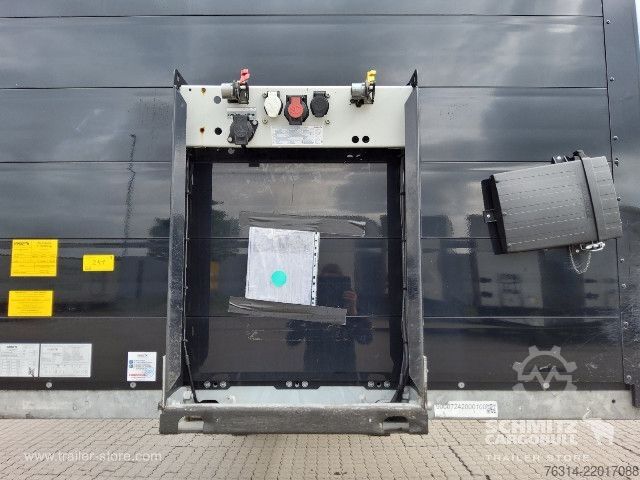 Trailer semi terbuka dengan terpal Schmitz Cargobull Curtainsider Standard Getränke