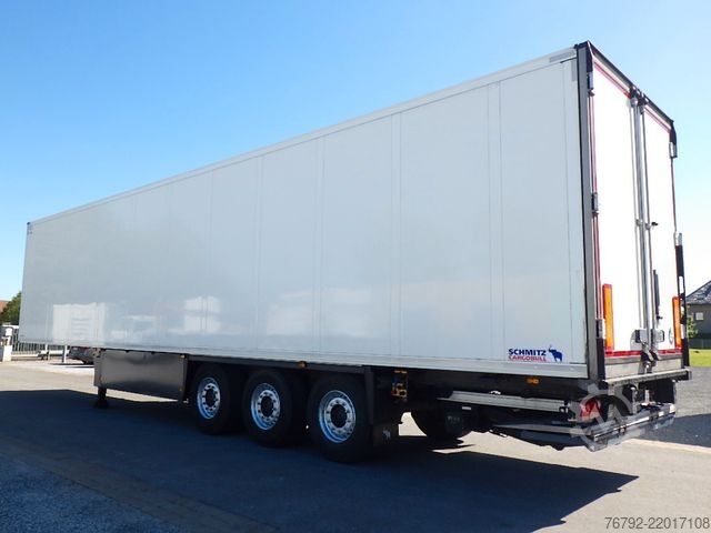 Treler separuh berpenyejuk SCHMITZ CARGOBULL SKO 24/L FP45 Doppelst./Thermo-King/LBW/2133 Bh