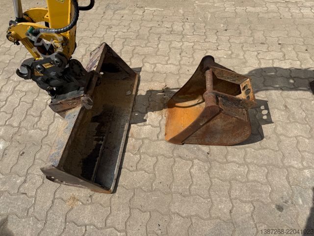 মিনি এক্সকেভেটর CATERPILLAR 302 CR / Powertilt / Deutsche Maschine