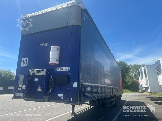 带篷布的开放式半挂车 Schmitz Cargobull Curtainsider Mega