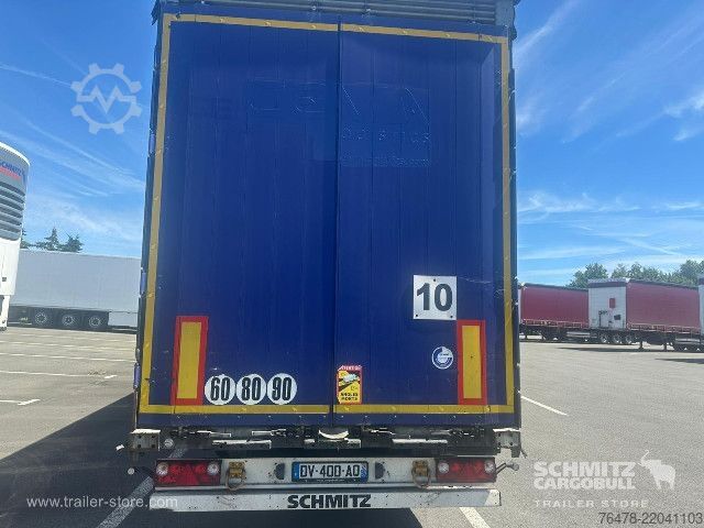 带篷布的开放式半挂车 Schmitz Cargobull Curtainsider Mega