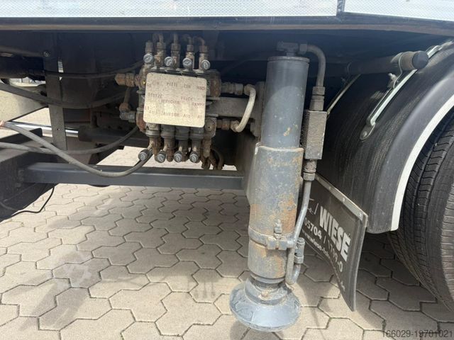 Камион за превоз на автомобили SCANIA G450 Baumaschinentransporter mit Rampen