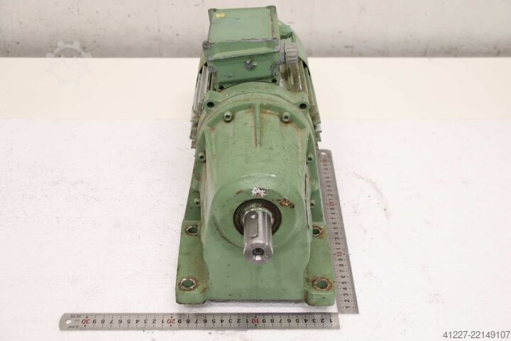 Vaihdemoottori 1,5 kW 70 r/min Lenze 12.622.12.1  90L/4-H-TH-BR-