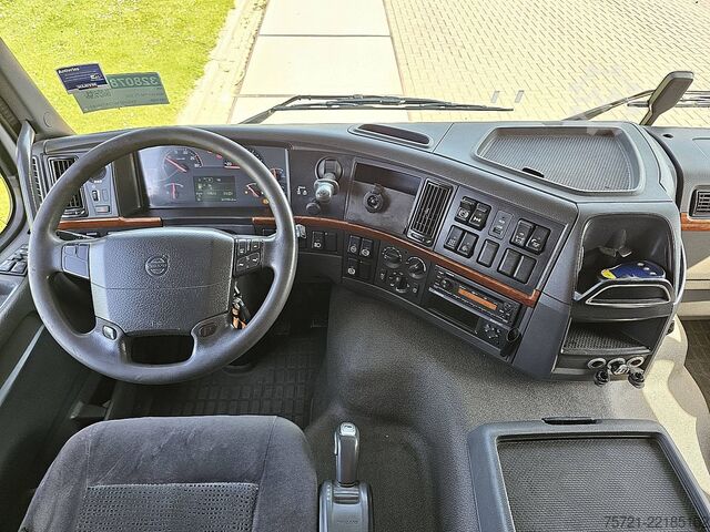 Чемодан VOLVO FM 11.330 GLOBE LIFT SIDE DOOR