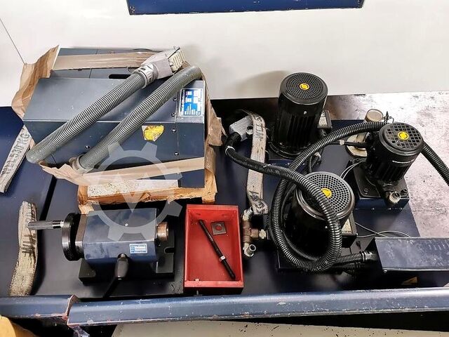 ศูนย์เครื่องจักรกล - แนวตั้ง SPINNER VC-650