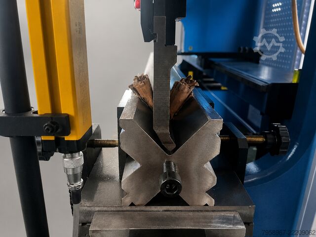 PLEGADORA HIDRÁULICA CNC 4 EJES Metal Technics Polska MTP-3212 MTP 220X3200
