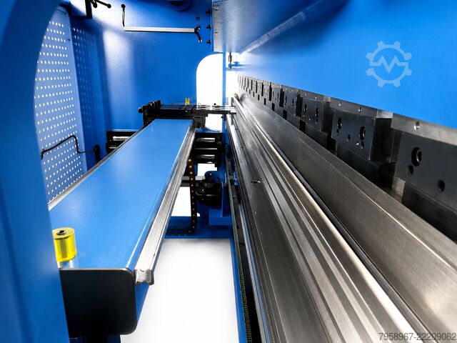 PLEGADORA HIDRÁULICA CNC 4 EJES Metal Technics Polska MTP-3212 MTP 220X3200