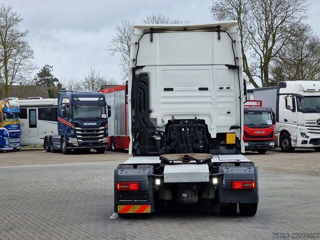 Cilt SZM'si MAN TGX 18.510 4x2 - Lowdeck - Custom interior - Fu...