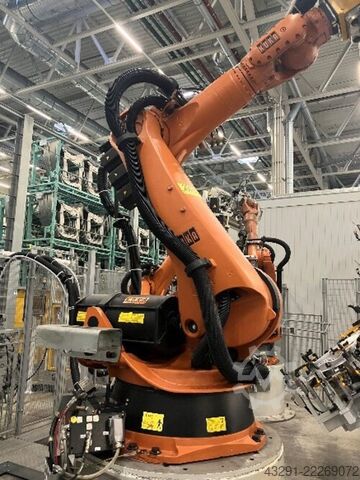 औद्योगिक रोबोट KUKA KR240-2 2000