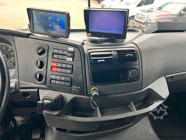 Lopbarības pārvadātājs MERCEDES-BENZ Atego 823 Pferdetransporter *4-Pferde+Zimmer*
