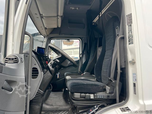 Lopbarības pārvadātājs MERCEDES-BENZ Atego 823 *4.Pferde*Pferdetransporter