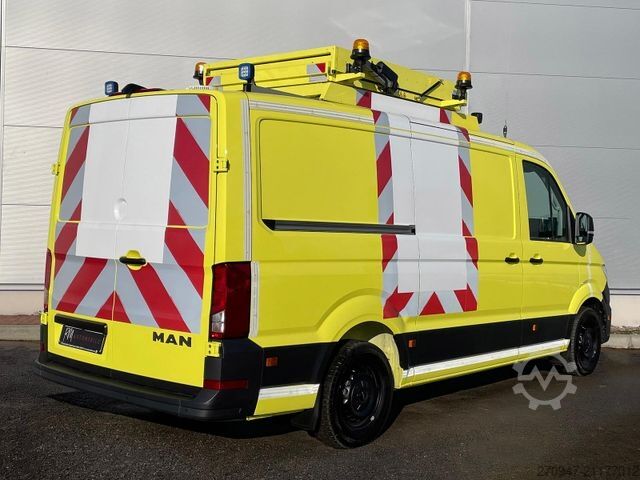 Furgoneta MAN TGE 3.180 L3H2 BF4 BEGLEITFAHRZEUG STANDH ACC