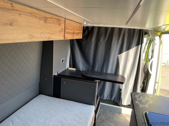 Furgoneta MAN TGE 3.180 L3H2 BF4 BEGLEITFAHRZEUG STANDH ACC