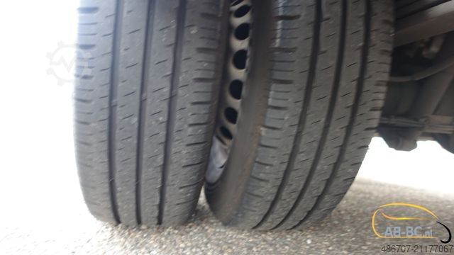 観光バス MERCEDES-BENZ Sprinter 516 21 Sitze mit großem Gepäck