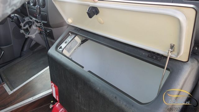 観光バス MERCEDES-BENZ Sprinter 516 21 Sitze mit großem Gepäck