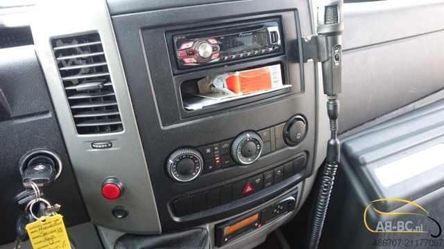 観光バス MERCEDES-BENZ Sprinter 516 21 Sitze mit großem Gepäck