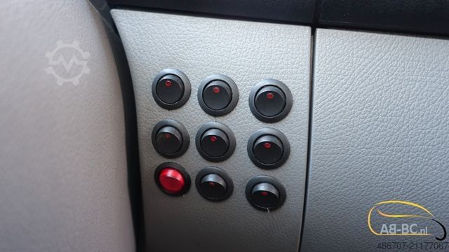 観光バス MERCEDES-BENZ Sprinter 516 21 Sitze mit großem Gepäck