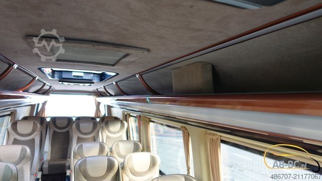 観光バス MERCEDES-BENZ Sprinter 516 21 Sitze mit großem Gepäck