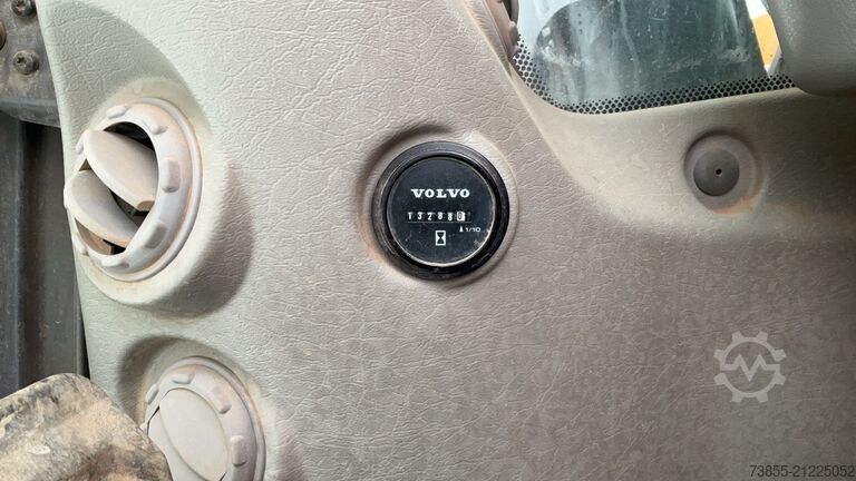 Pásové rýpadlo Volvo EC250DNL