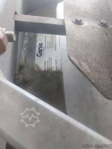  Genie SLC-24