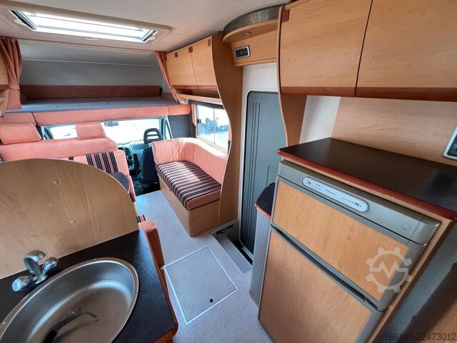 Альковний автокемпер EURAMOBIL A 695 VB - Etagenbetten - Garage - Markise - TV