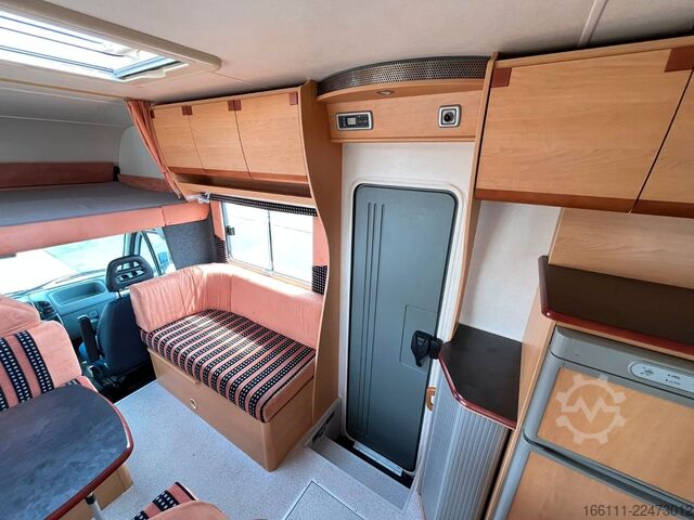 Альковний автокемпер EURAMOBIL A 695 VB - Etagenbetten - Garage - Markise - TV