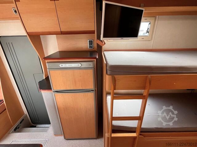 Альковний автокемпер EURAMOBIL A 695 VB - Etagenbetten - Garage - Markise - TV