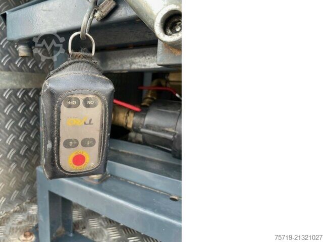 Prilagođeni kombi Mercedes-Benz Vario 615 DKA 4x2 Spülwagen / Dichtheitsprüfung