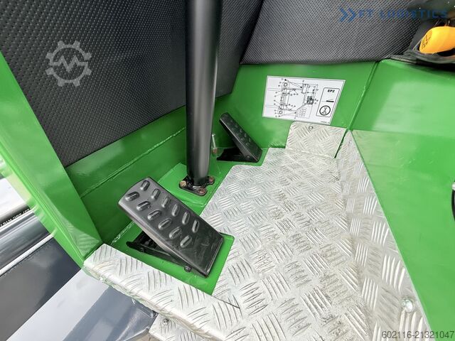 Carretilla retráctil de 4 vías Combilift C3000 DIESEL DUPLEX 4000MM CABIN