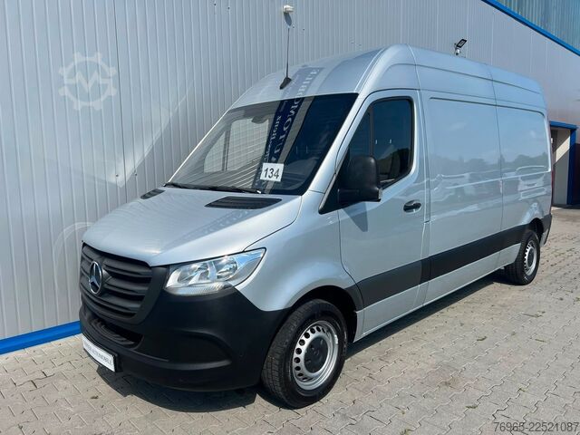 Vans ar augstu jumtu MERCEDES-BENZ Sprinter 215 9G-TR HOCH+LANG KLIMA 3-SITZ KAMERA