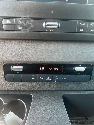 Vans ar augstu jumtu MERCEDES-BENZ Sprinter 215 9G-TR HOCH+LANG KLIMA 3-SITZ KAMERA