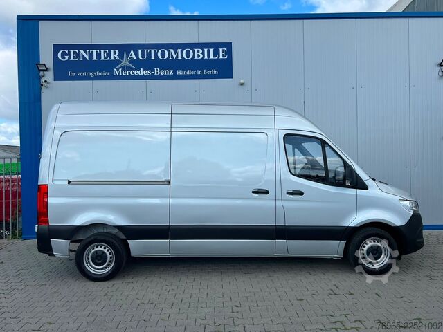 Vans ar augstu jumtu MERCEDES-BENZ Sprinter 215 9G-TR HOCH+LANG KLIMA 3-SITZ KAMERA