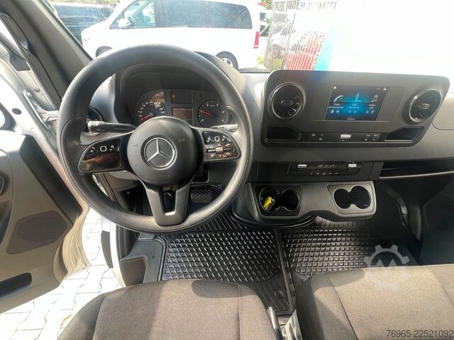 Vans ar augstu jumtu MERCEDES-BENZ Sprinter 215 9G-TR HOCH+LANG KLIMA 3-SITZ KAMERA