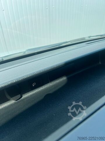Vans ar augstu jumtu MERCEDES-BENZ Sprinter 215 9G-TR HOCH+LANG KLIMA 3-SITZ KAMERA