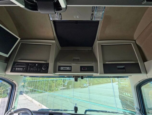 Refrigerated truck VOLVO FH 16.650 XL 6X2 FULL AIR FULL OPTIONS SIDE DOOR
