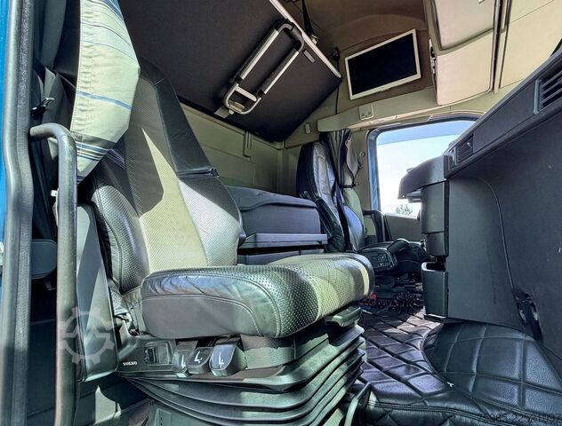Refrigerated truck VOLVO FH 16.650 XL 6X2 FULL AIR FULL OPTIONS SIDE DOOR