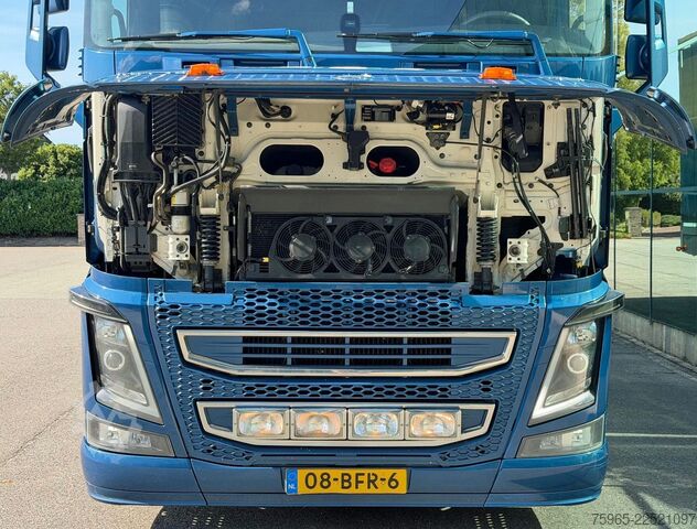 Refrigerated truck VOLVO FH 16.650 XL 6X2 FULL AIR FULL OPTIONS SIDE DOOR
