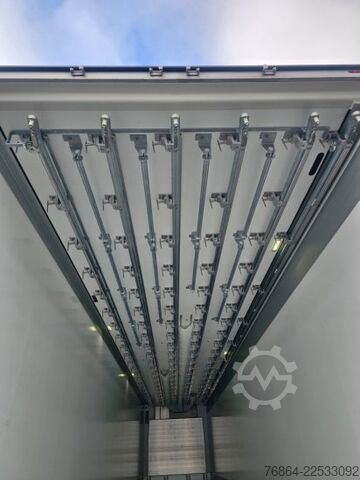 低平台半挂车 SCHMITZ KüHLER, MEAT HANG, THERMO KING SLX 300, FLEISCHKüHLER 10 STüCK VERFüGBAR