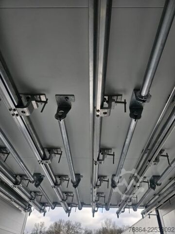 低平台半挂车 SCHMITZ KüHLER, MEAT HANG, THERMO KING SLX 300, FLEISCHKüHLER 10 STüCK VERFüGBAR