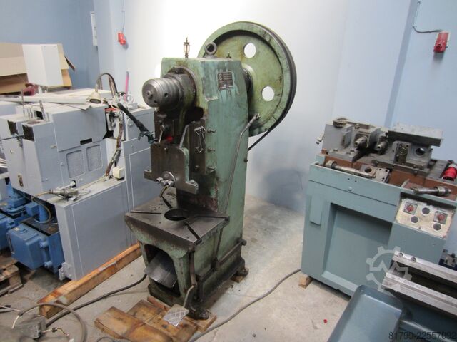Exzenterpresse GIZELIS 25 T