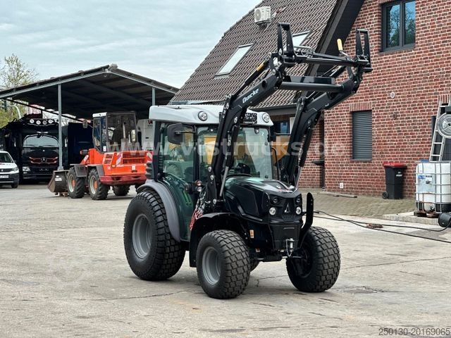 Traktor oborri DEUTZ-FAHR 3060 mit Quicke Frontlader *NEU*